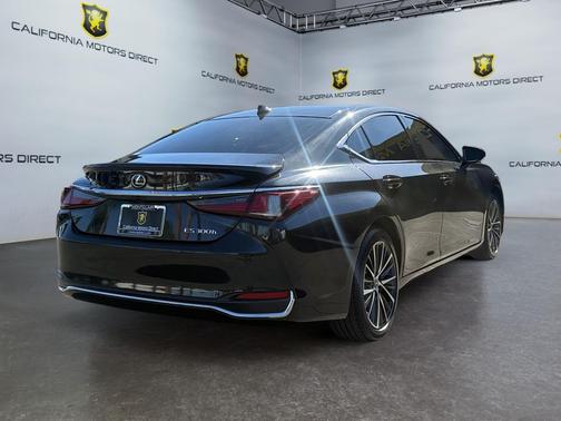 2024 Lexus ES 300h Base