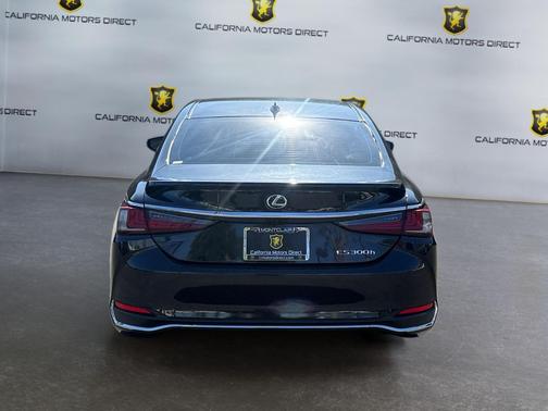 2024 Lexus ES 300h Base