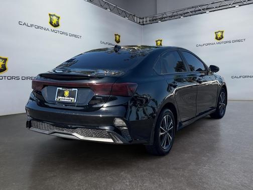 Aurora Black 2023 Kia Forte LXS
