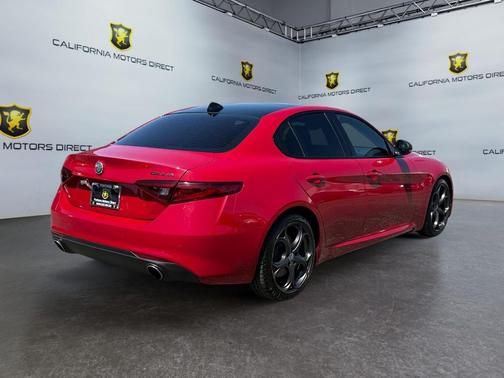 Alfa Rosso 2018 Alfa Romeo Giulia Ti
