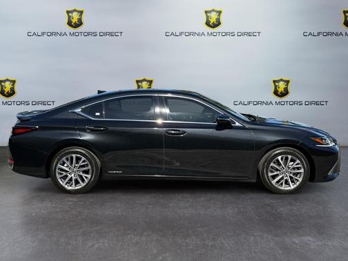 2022 Lexus ES 300h Base