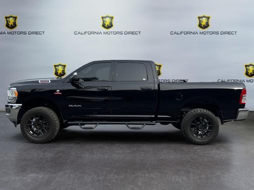 Diamond Black Crystal Pearlcoat 2021 RAM 2500 Tradesman Crew Cab 4x4 6'4' Box
