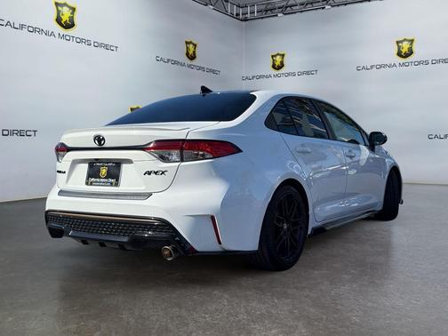 Super White 2021 Toyota Corolla SE