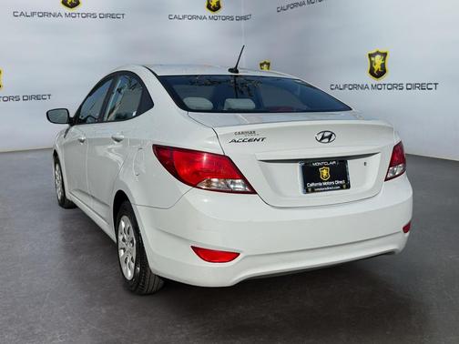 Chalk White 2017 Hyundai Accent SE