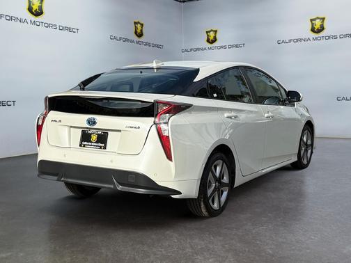 2016 Toyota Prius Four Touring