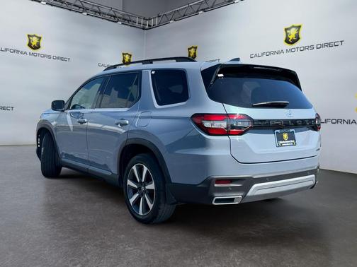 Sonic Gray Pearl 2023 Honda Pilot Touring 8-Passenger
