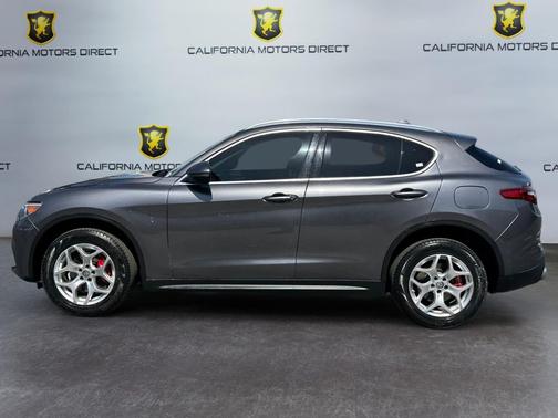 Vesuvio Gray Metallic 2019 Alfa Romeo Stelvio Base
