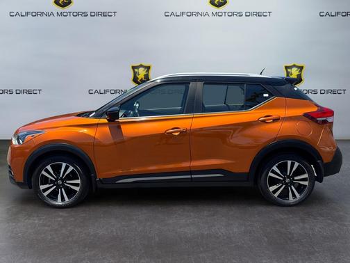 Monarch Orange/Super Black 2019 Nissan Kicks SR