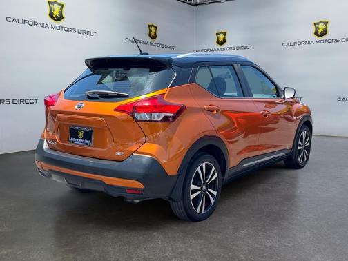 Monarch Orange/Super Black 2019 Nissan Kicks SR