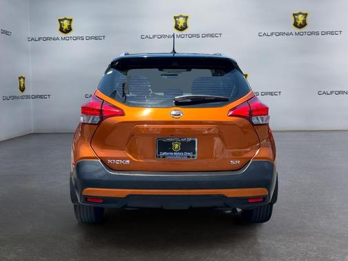 Monarch Orange/Super Black 2019 Nissan Kicks SR
