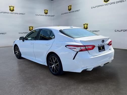 White 2022 Toyota Camry SE