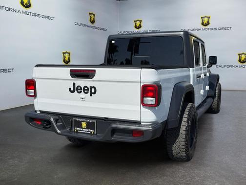 Bright White Clearcoat 2020 Jeep Gladiator Sport S