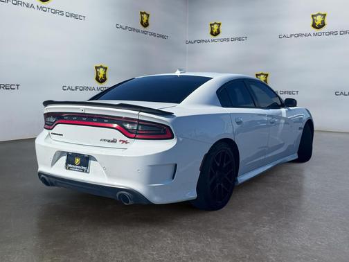 White Knuckle Clearcoat 2017 Dodge Charger R/T Scat Pack