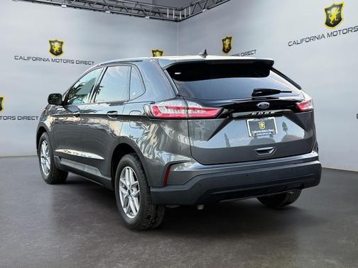 2021 Ford Edge SE