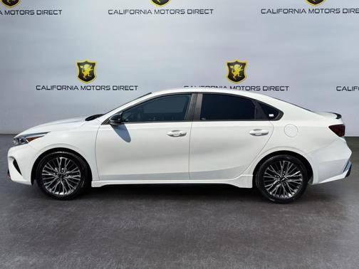 Snow White Pearl 2022 Kia Forte GT-Line