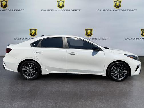 Snow White Pearl 2022 Kia Forte GT-Line