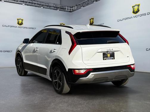 2024 Kia Niro SX