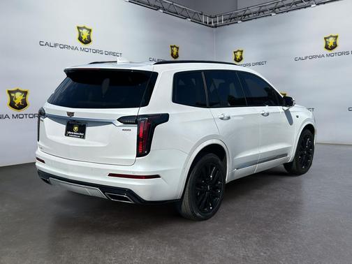 Crystal White Tricoat 2022 Cadillac XT6 Sport AWD