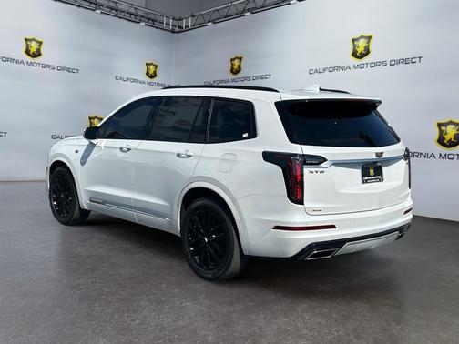 Crystal White Tricoat 2022 Cadillac XT6 Sport AWD