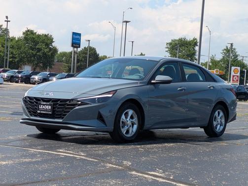 2023 Hyundai ELANTRA SE