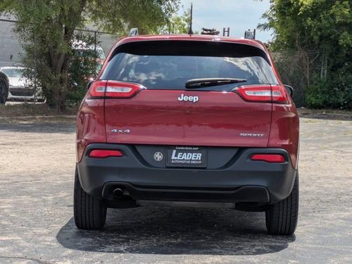 2016 Jeep Cherokee Sport
