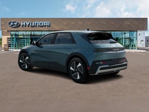 2025 Hyundai IONIQ 5 SE