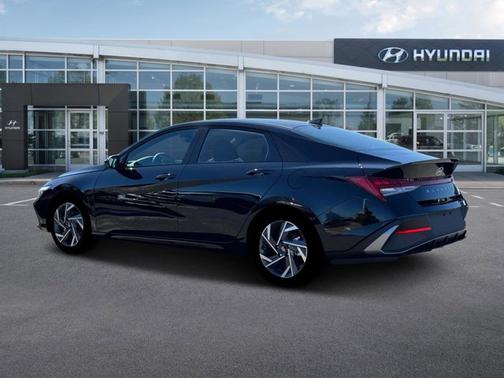 2025 Hyundai ELANTRA HEV SEL Sport