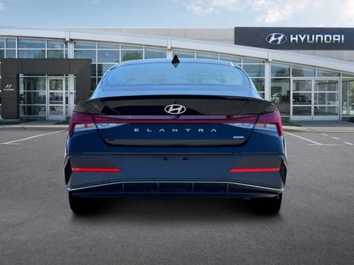 2025 Hyundai ELANTRA HEV SEL Sport