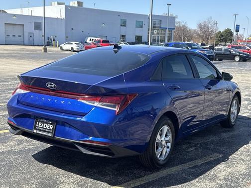 2023 Hyundai ELANTRA SE