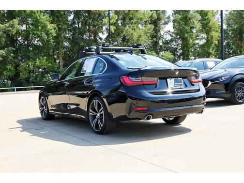 2022 BMW 330 i