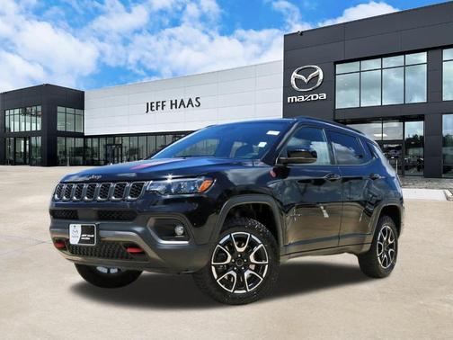 Diamond Black 2025 Jeep Compass Trailhawk