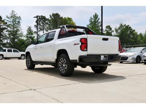 Summit White 2024 Chevrolet Colorado Z71