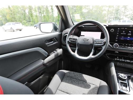 Summit White 2024 Chevrolet Colorado Z71