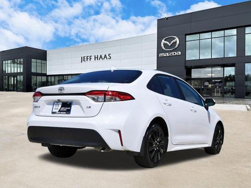 Ice 2026 Toyota Corolla LE