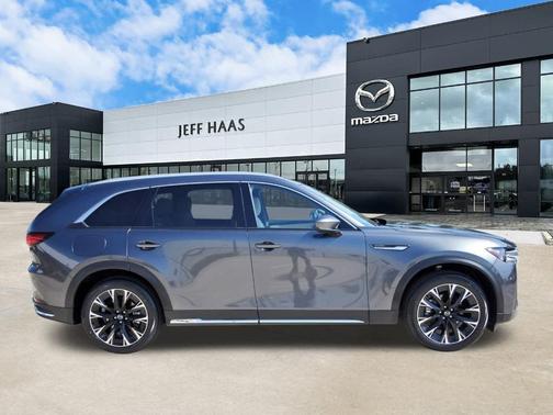 2024 Mazda CX-90 PHEV Premium Plus