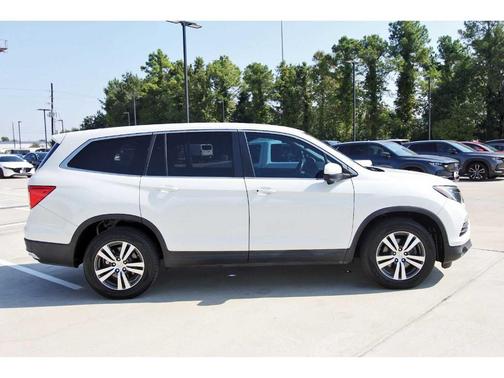 2017 Honda Pilot EX-L w/ Navigation
