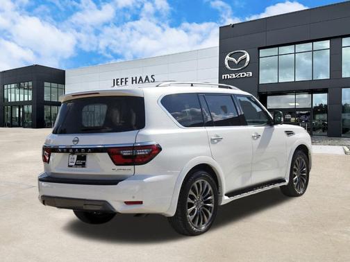 2024 Nissan Armada Platinum
