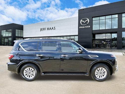 2024 Nissan Armada SV