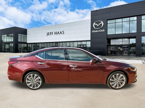 2025 Nissan Altima SL