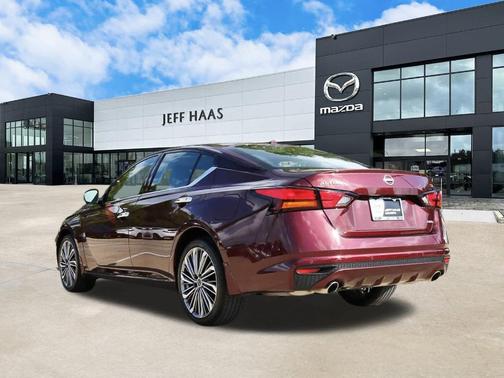 2025 Nissan Altima SL