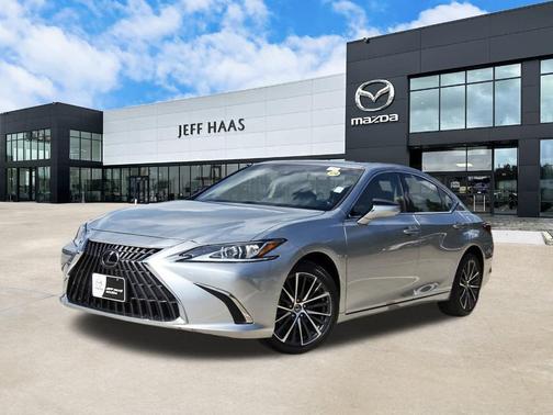 2024 Lexus ES 300h Luxury