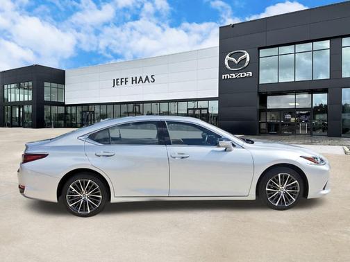 2024 Lexus ES 300h Luxury