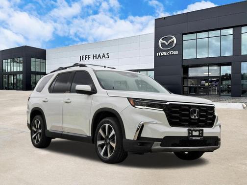 Platinum White Pearl 2025 Honda Pilot Touring
