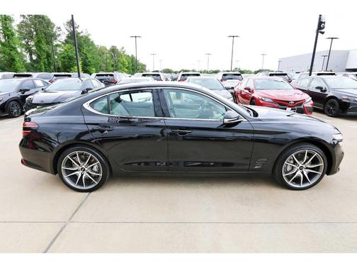 2024 Genesis G70 2.5T