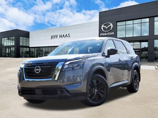 2025 Nissan Pathfinder S