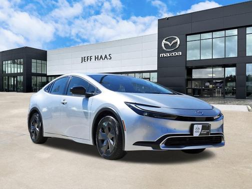 2025 Toyota Prius Plug-In Hybrid SE