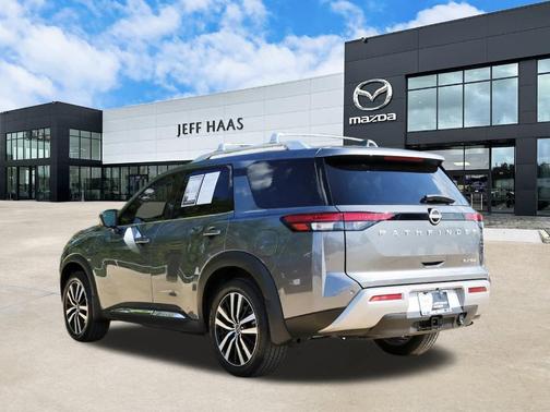 2025 Nissan Pathfinder Platinum
