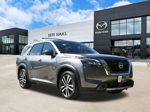 2025 Nissan Pathfinder Platinum