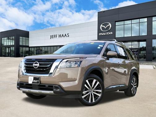2024 Nissan Pathfinder Platinum