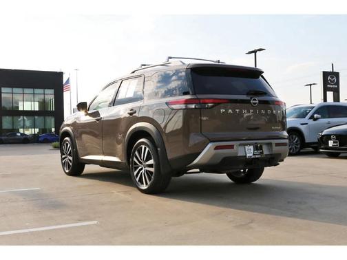 2024 Nissan Pathfinder Platinum